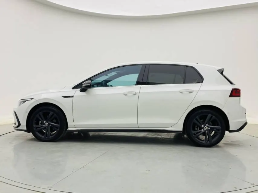 Volkswagen 2021 Golf 8 R-Line 1.4TSI 280TSI Automatic 3