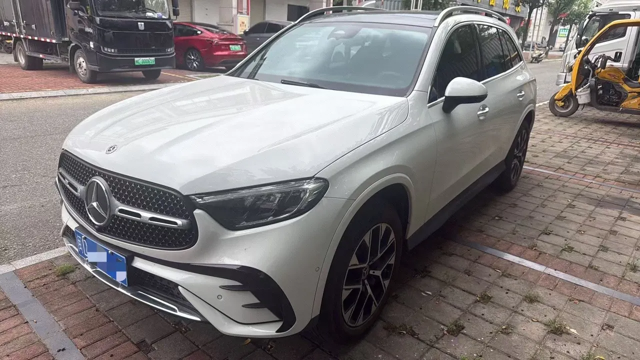 Open image lightbox: Mercedes Benz 2023 GLC 260 L 4MATIC 48V 2.0T Luxury 5-seat Automatic Gear