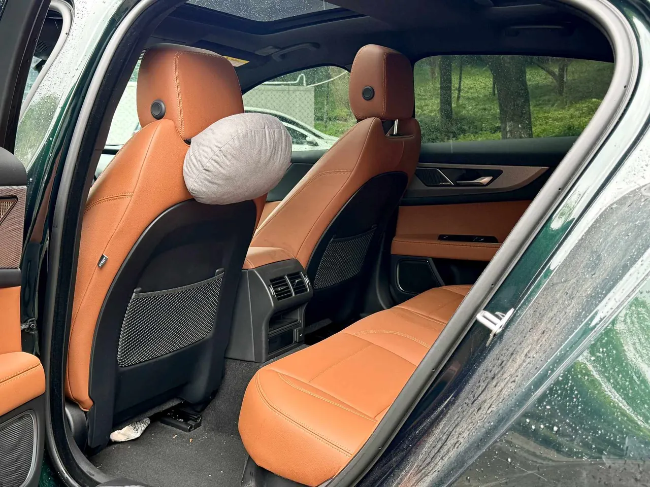 Jaguar 2024 XEL 2.0T 250PS R-DYNAMIC S Yao Black Sports Edition Automatic Gear 8