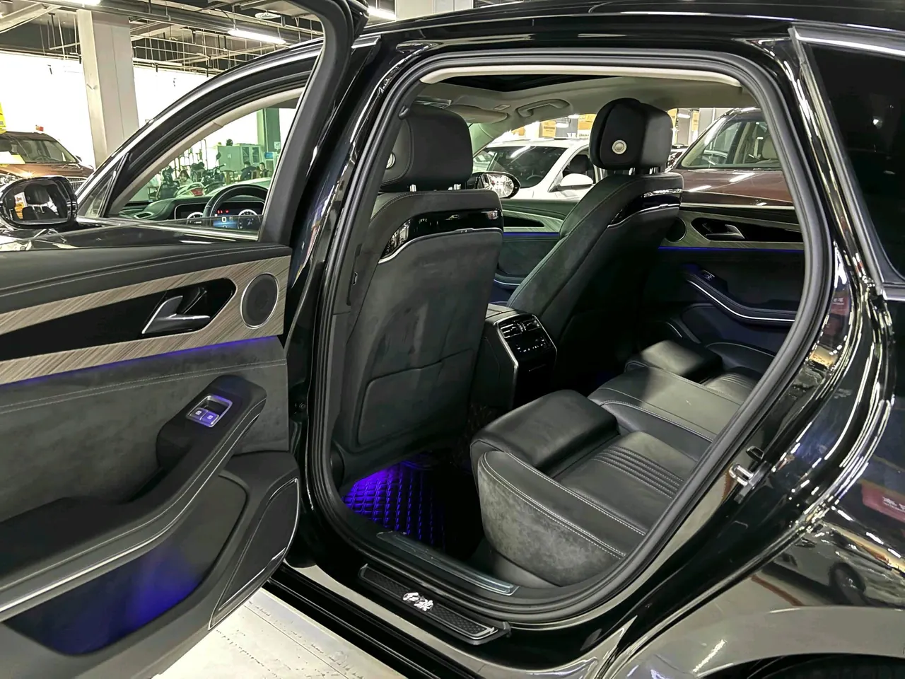 HongQi 2020 H9 48V 2.0T Zhilian Qi Chang Edition Automatic Gear 5