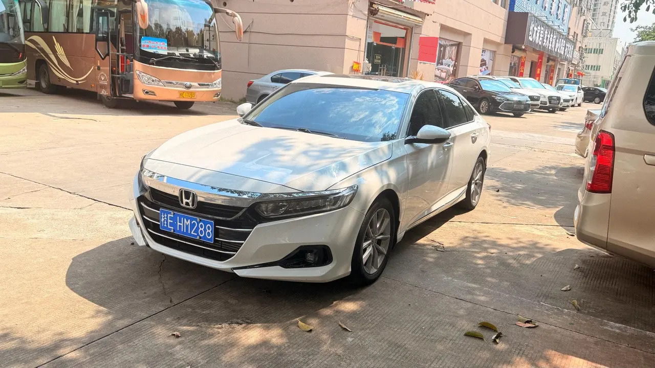 打开图片灯箱:Honda 2021 10th Generation Accord 1.5T Stepless 260TURBO Luxury Star Limited Edition Automatic Gear