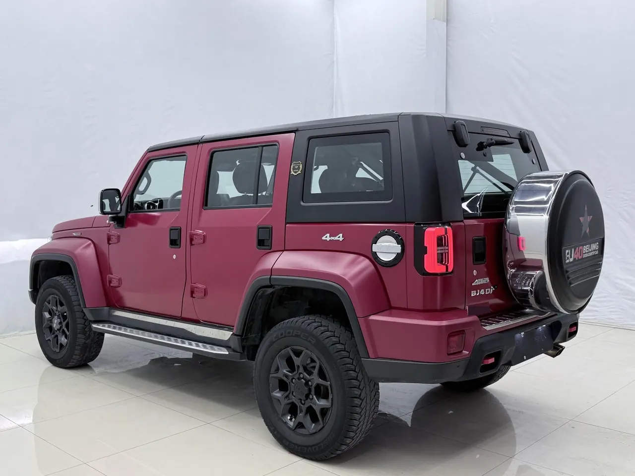 Beijing 2021 BJ40 2.3T Four-wheel Drive Blade Hero Edition Extreme Automatic Gear 9
