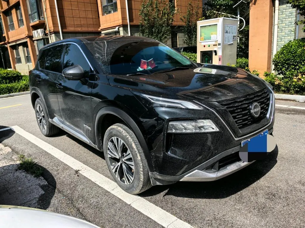Nissan 2023 Qijun e-POWER 1.5 Super Mixed Dual Motor Four-wheel Drive Deluxe Automatic Gear 2