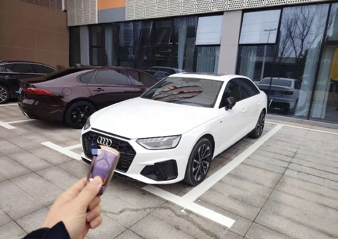 Open image lightbox: Audi 2023 A4L 2.0TFSI 40TFSI Deluxe Dynamic Automatic