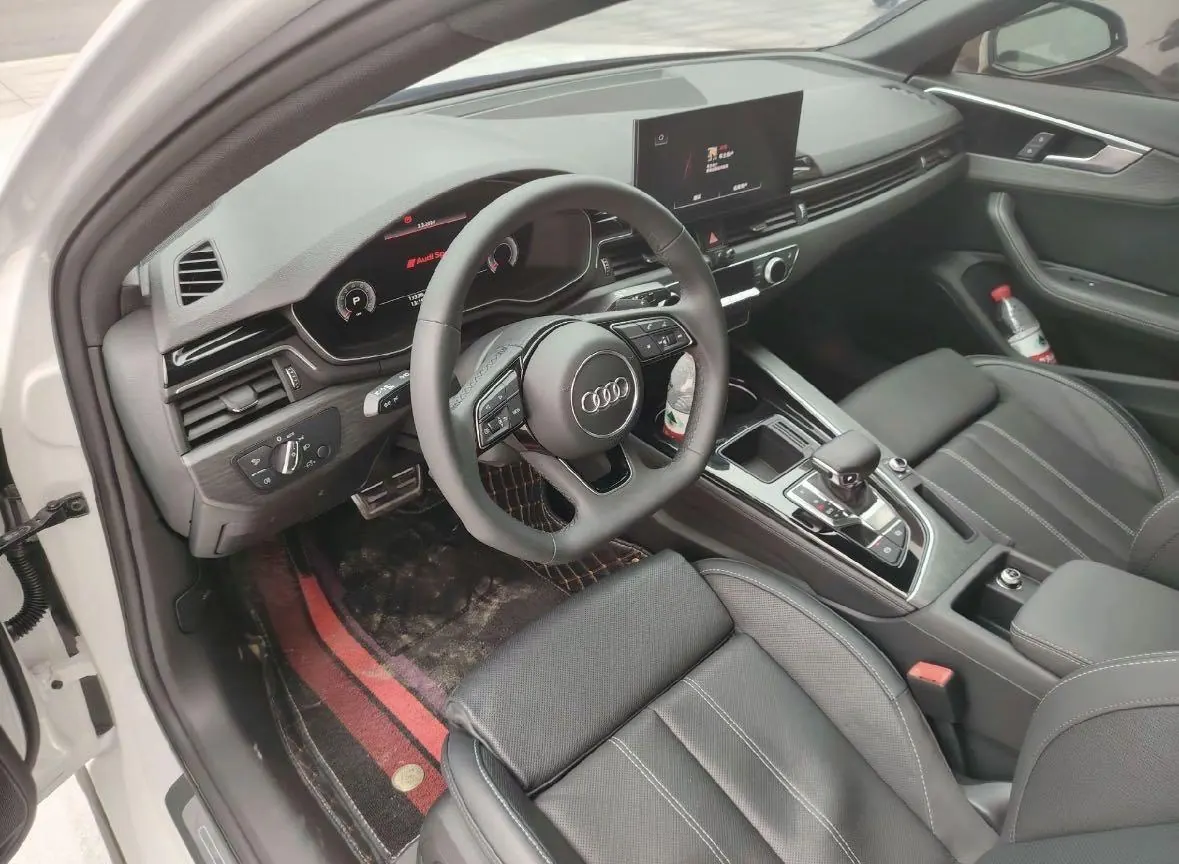 Audi 2023 A4L 2.0TFSI 40TFSI Deluxe Dynamic Automatic 2