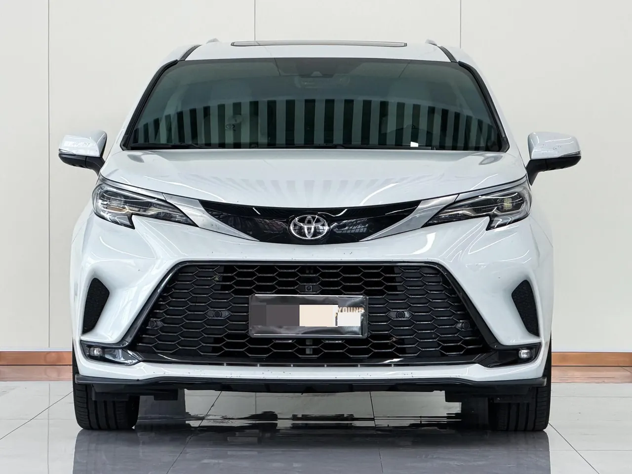 Toyota 2024 Grevia HYBRID 2.5 Stepless Zunjue ULTRA Edition Automatic Gear 2