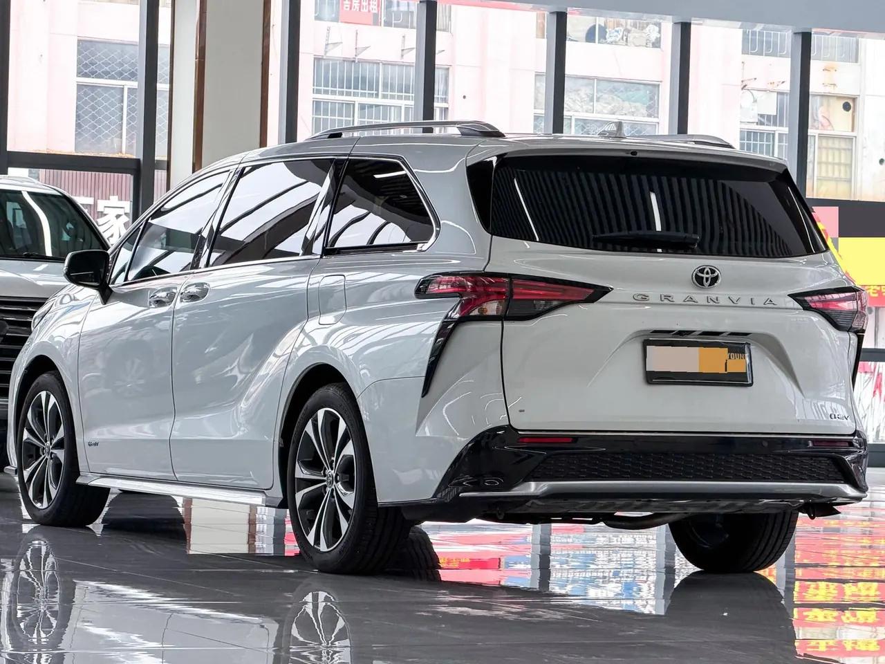 Toyota 2024 Grevia HYBRID 2.5 Stepless Zunjue ULTRA Edition Automatic Gear 4