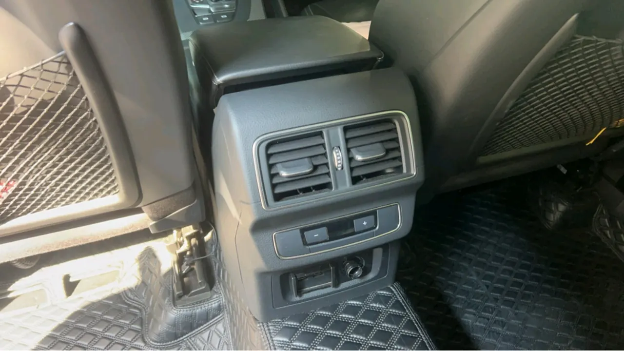 Audi 2020 Q5L 2.0TFSI 45TFSI exclusive fashion automatic 9