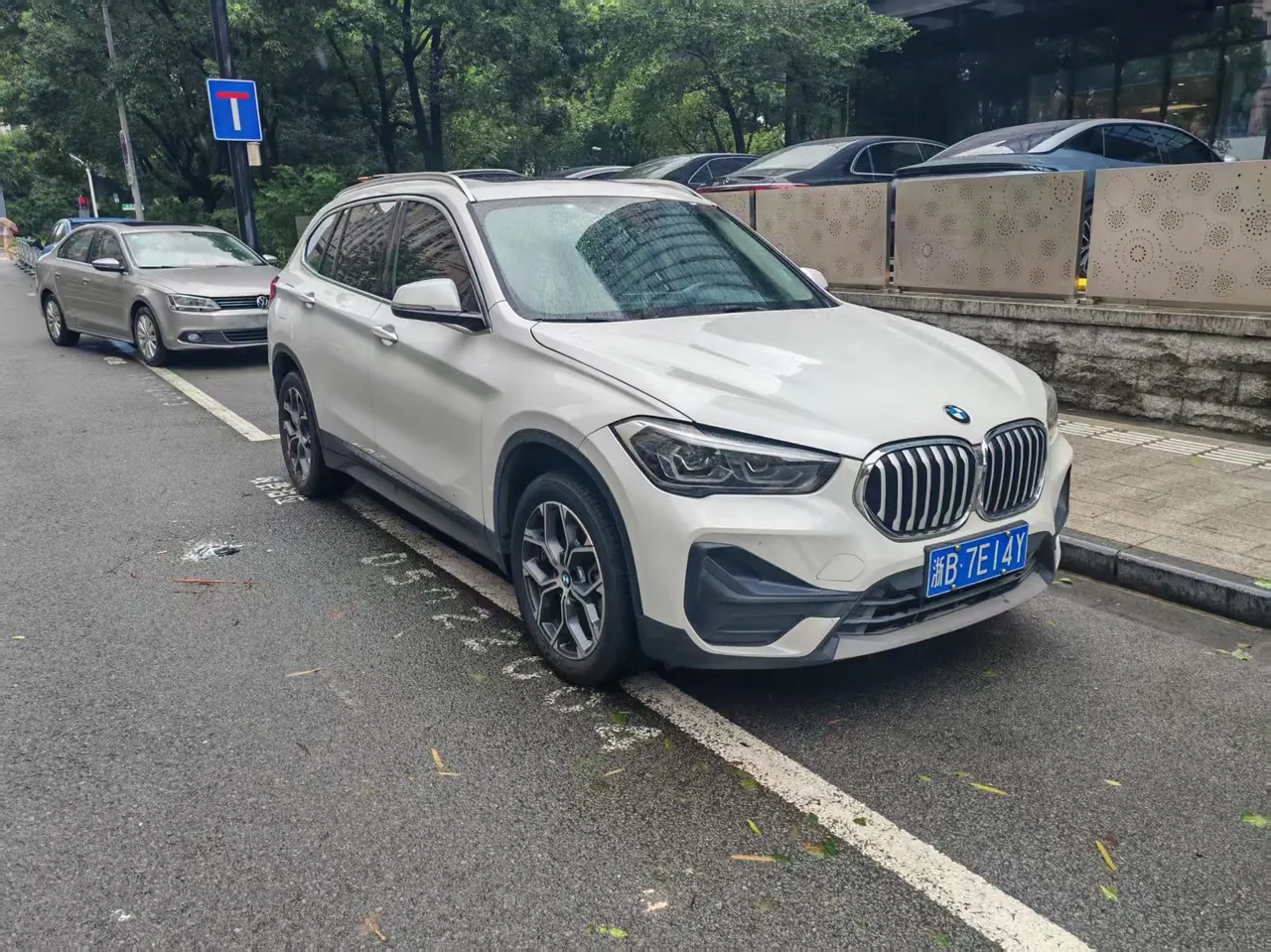 BMW 2020 X1 sDrive25Li 2.0T Leading Automatic Gear 2