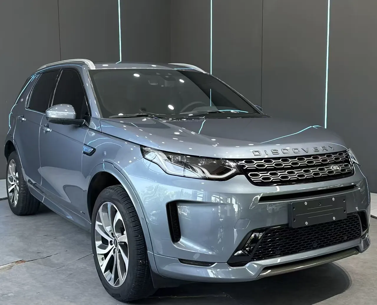 Land Rover 2020 Discovery Sports Edition 48V 2.0T 249PS R-Dynamic S Performance Edition Automatic Gear 2