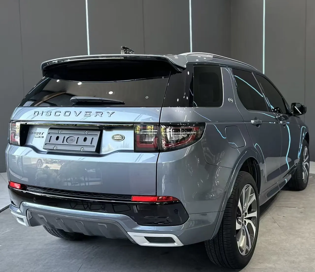 Land Rover 2020 Discovery Sports Edition 48V 2.0T 249PS R-Dynamic S Performance Edition Automatic Gear 4