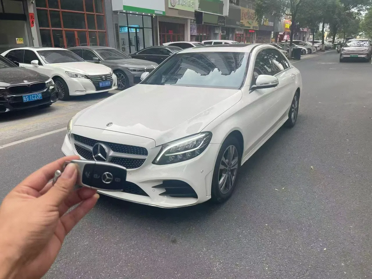 打开图片灯箱:Mercedes Benz Class C 2020 C 200 L 1.5T Fashion Sports Edition (Modified) Automatic Gear