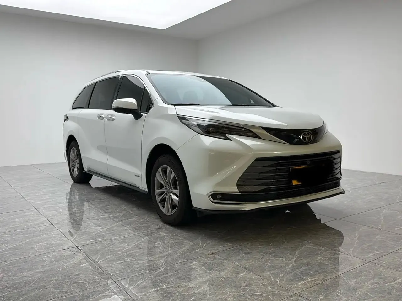 Toyota 2024 Sana 2.5 Stepless Four-wheel Drive Premium Edition Automatic Transmission 3