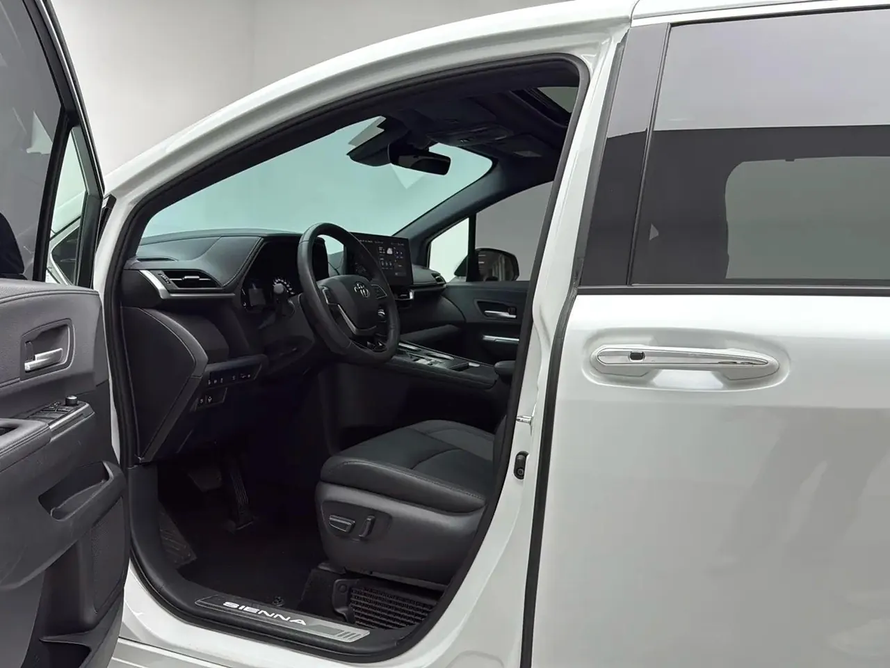 Toyota 2024 Sana 2.5 Stepless Four-wheel Drive Premium Edition Automatic Transmission 7