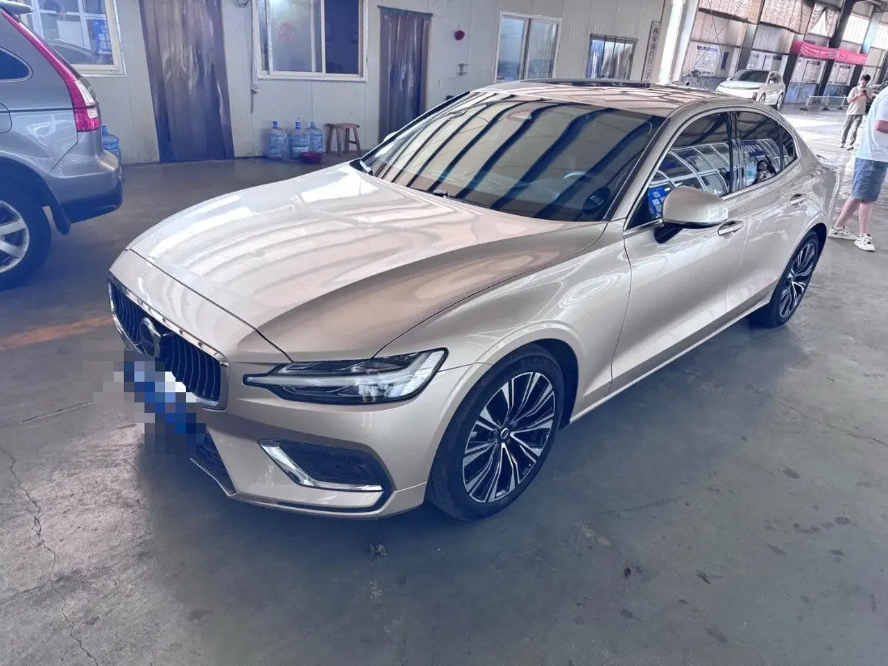 Open image lightbox: Volvo 2024 S60 48V 2.0T B4 Zhiyuan Deluxe Edition Automatic Gear