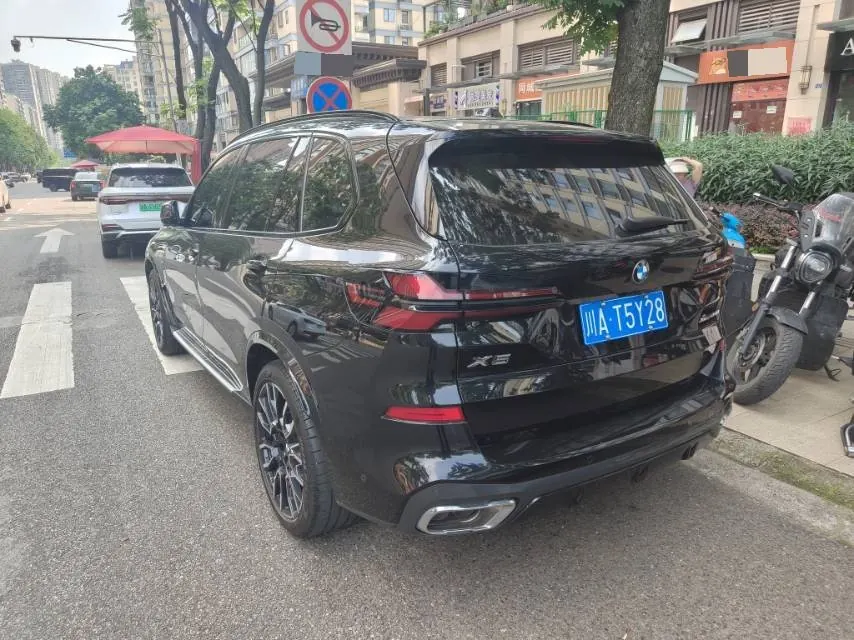 BMW 2023 X5 xDrive40Li 48V 3.0T M sports obsidian night suit automatic gear 4