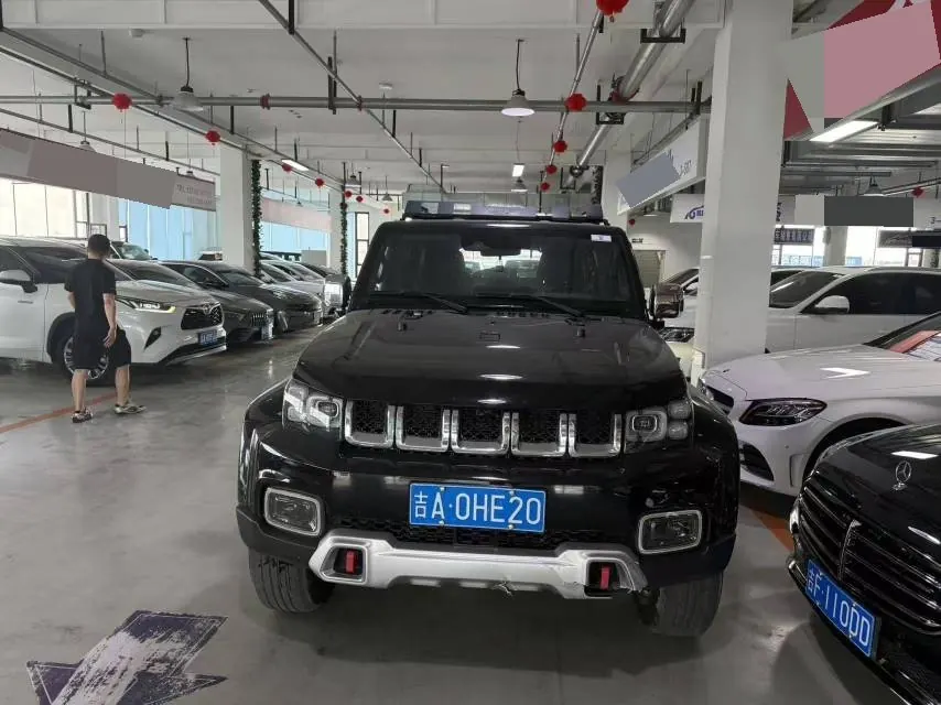 Beijing 2020 BJ40 2.0T 4-wheel drive city hunter version chivalrous automatic gear 3