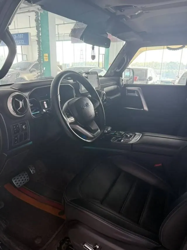 Beijing 2020 BJ40 2.0T 4-wheel drive city hunter version chivalrous automatic gear 4