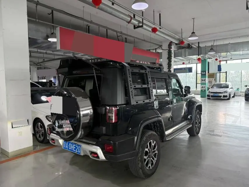 Beijing 2020 BJ40 2.0T 4-wheel drive city hunter version chivalrous automatic gear 6