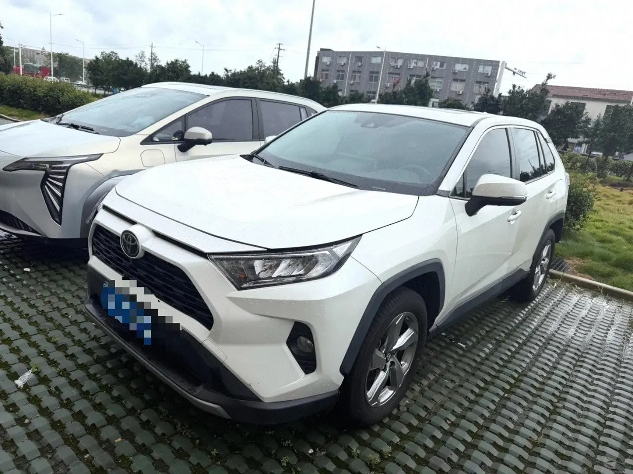 Open image lightbox: Toyota 2020 RAV4 Rongbo 2.0 Stepless Two-Drive Fashion Edition PLUS Automatic Gear