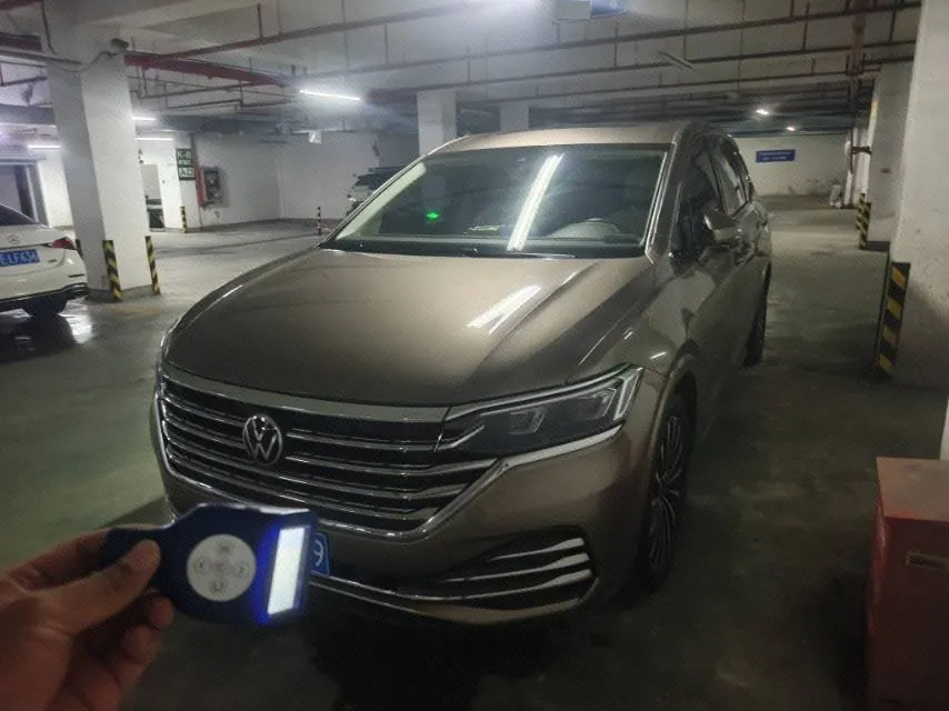 Open image lightbox: Volkswagen 2020 Wei (Viloran) 2.0TSI 380TSI Premium Edition Automatic Gear