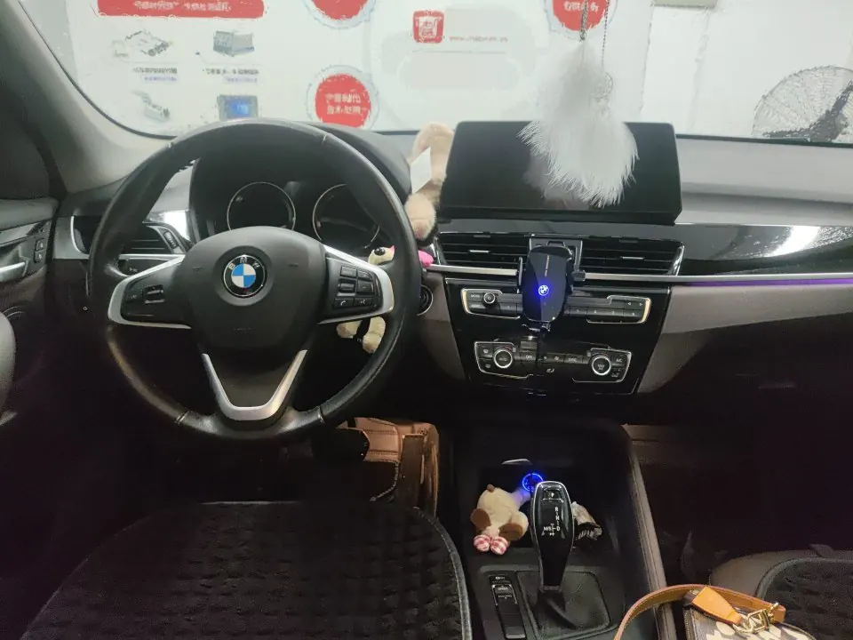 BMW 2020 X1 sDrive25Li 2.0T Leading Automatic Gear 3