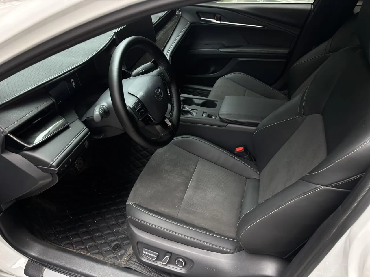 Toyota 2024 Camry Dual Engine 2.0HXS CVT Sport PLUS Edition Automatic Transmission 3