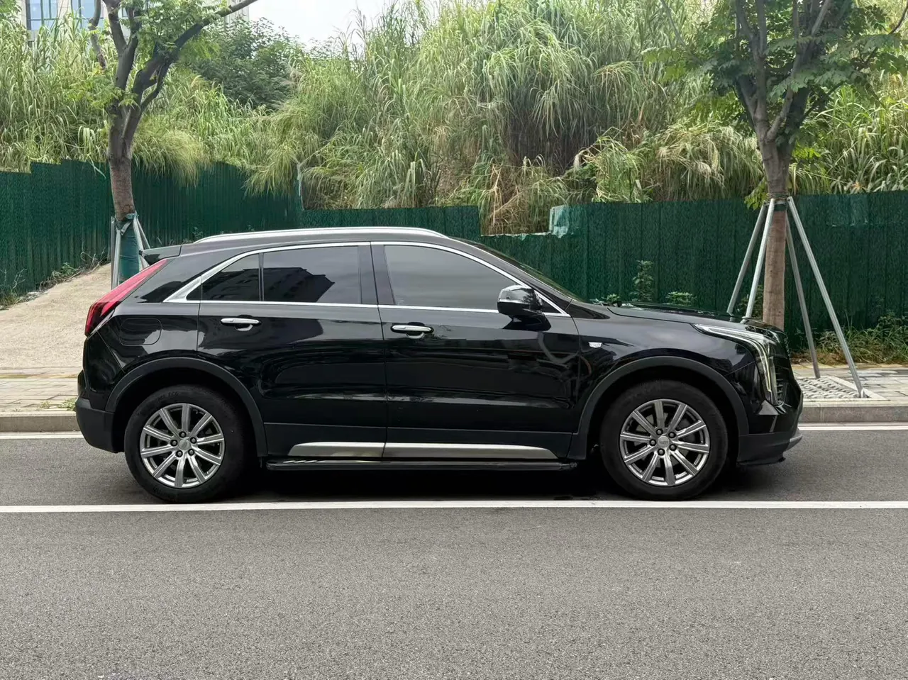 Cadillac 2020 XT4 2.0T 28T Two-Drive Luxury Automatic Gear 3