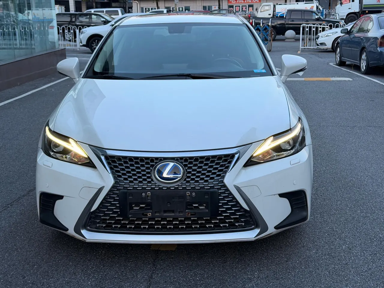 Lexus CT (Imported) 2020 CT200h 1.8 Stepless Comfort Edition Automatic Gear 2