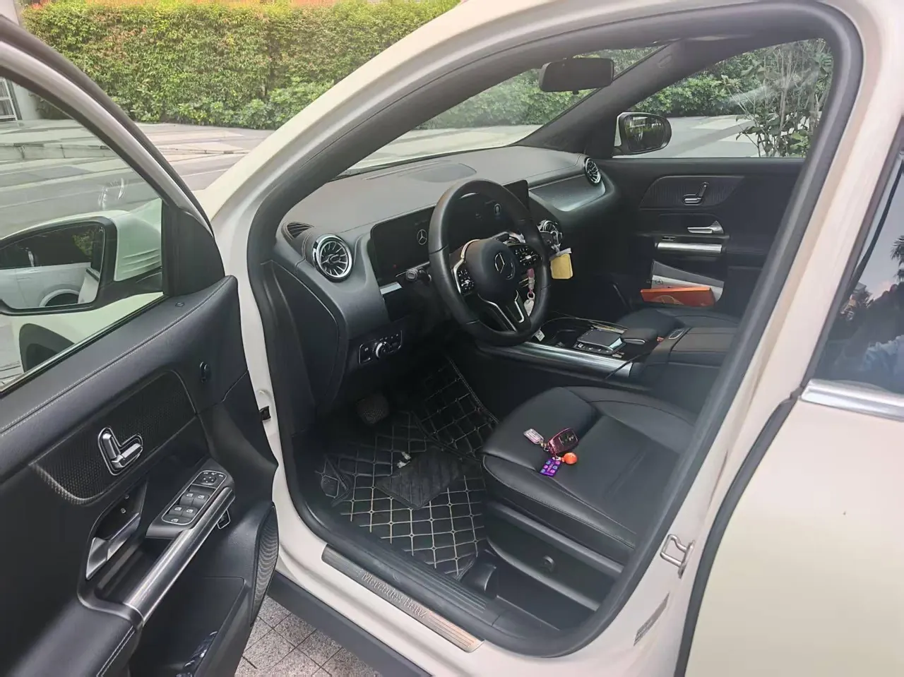 Mercedes Benz 2020 GLA 200 1.3T automatic gear 3