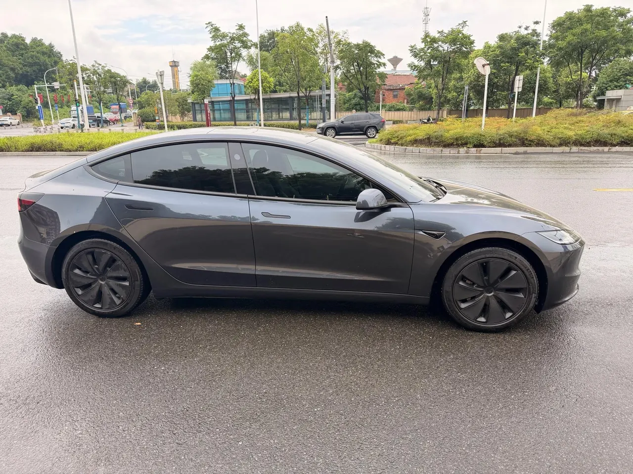 Tesla 2023 Model 3 Rejuvenation Edition Rear Wheel Drive Automatic Transmission 3