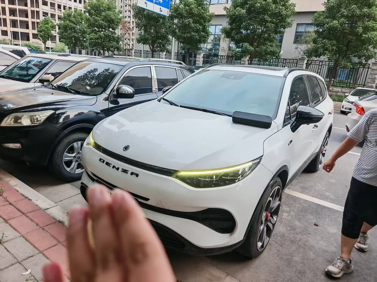 Denza 2020 Denza X PHEV 2.0T Sports Edition Automatic Gear - View 1