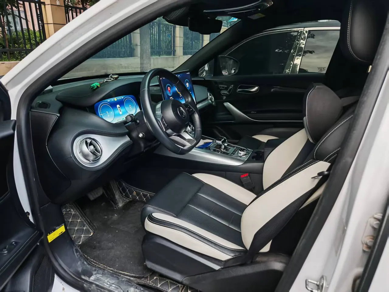 Denza 2020 Denza X PHEV 2.0T Sports Edition Automatic Gear 3