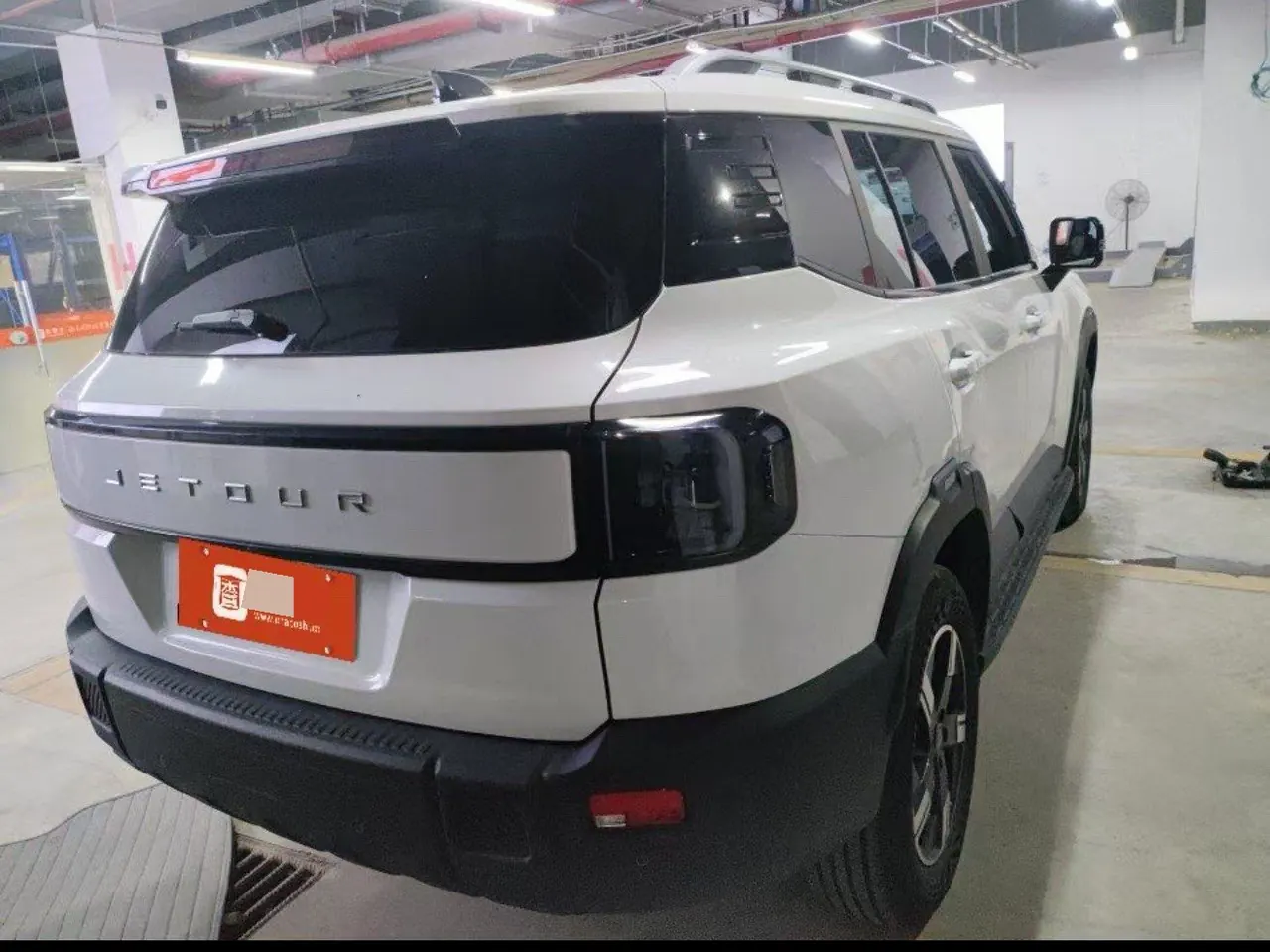 Jetour 2023 Travelers 1.5T Two-Drive Discovered Automatic Gear 2