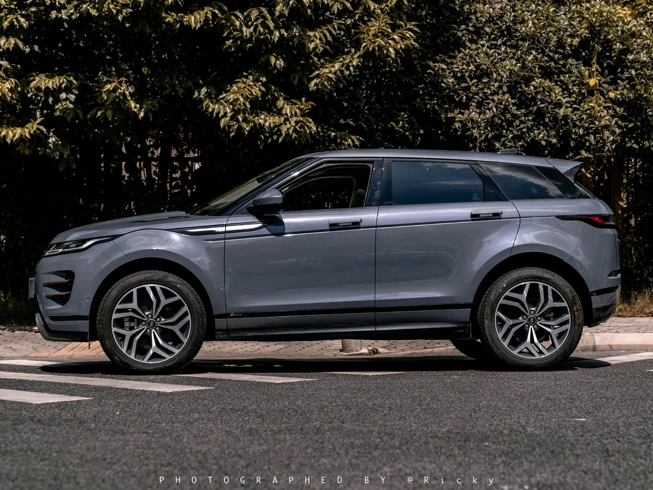 Land Rover 2020 Range Rover Aurora 48V 2.0T 249PS R-DYNAMIC SE Sports Technology Edition Automatic Gear 2