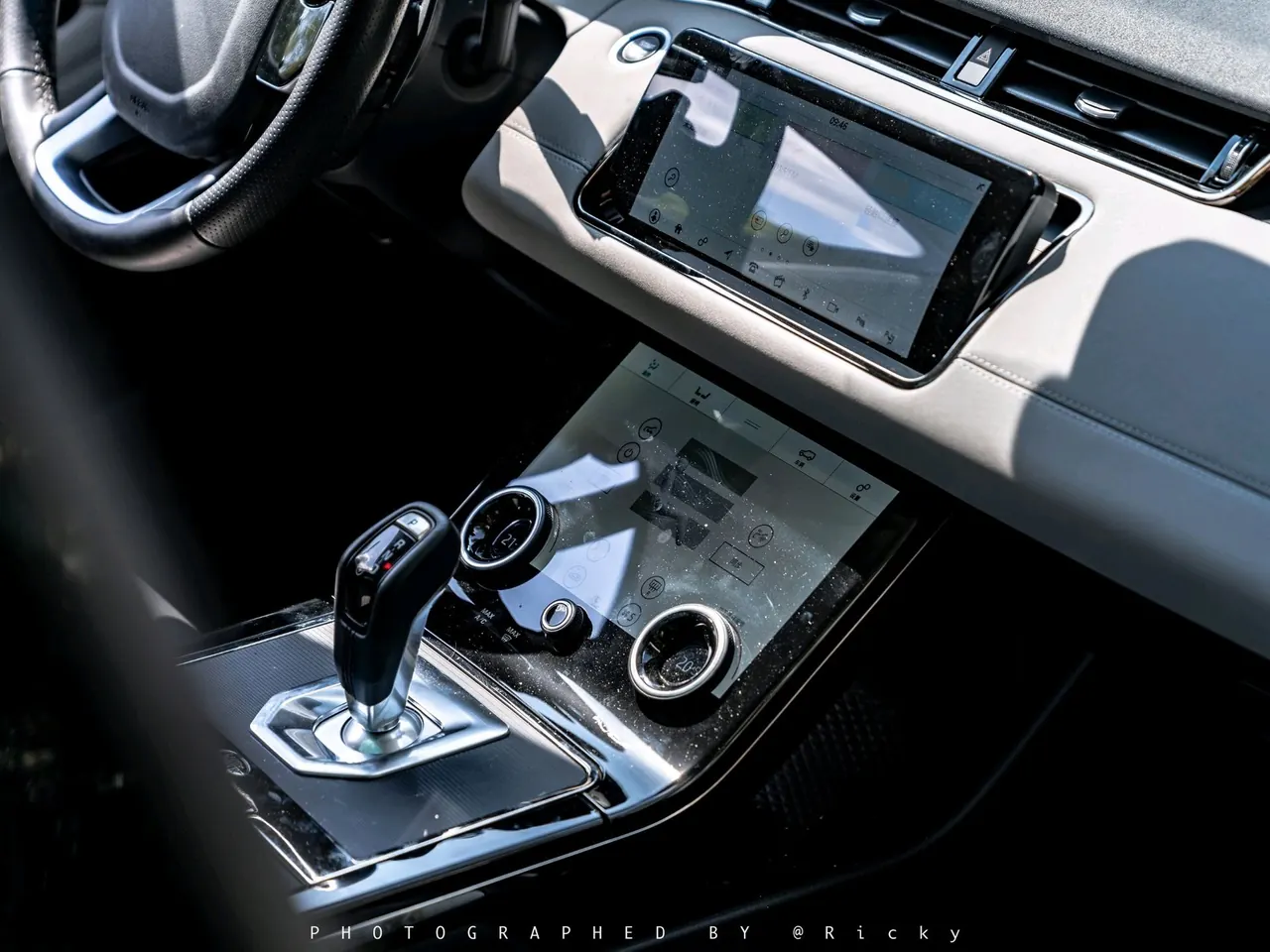 Land Rover 2020 Range Rover Aurora 48V 2.0T 249PS R-DYNAMIC SE Sports Technology Edition Automatic Gear 5
