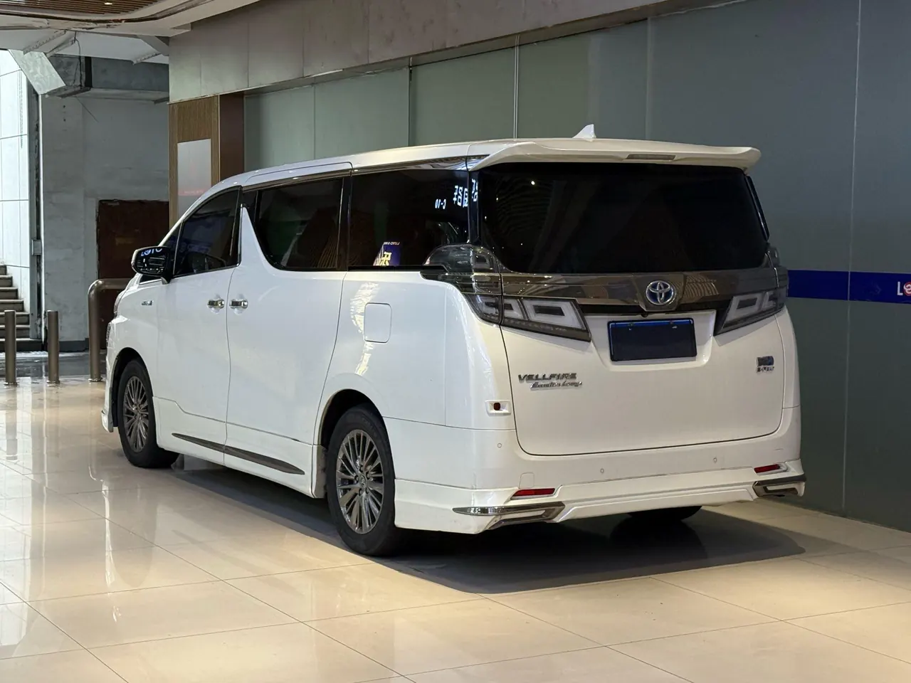 Toyota Wilfa (Imported) 2020 Wilfa 2.5 Stepless HV Distinguished Edition Automatic Gear 2