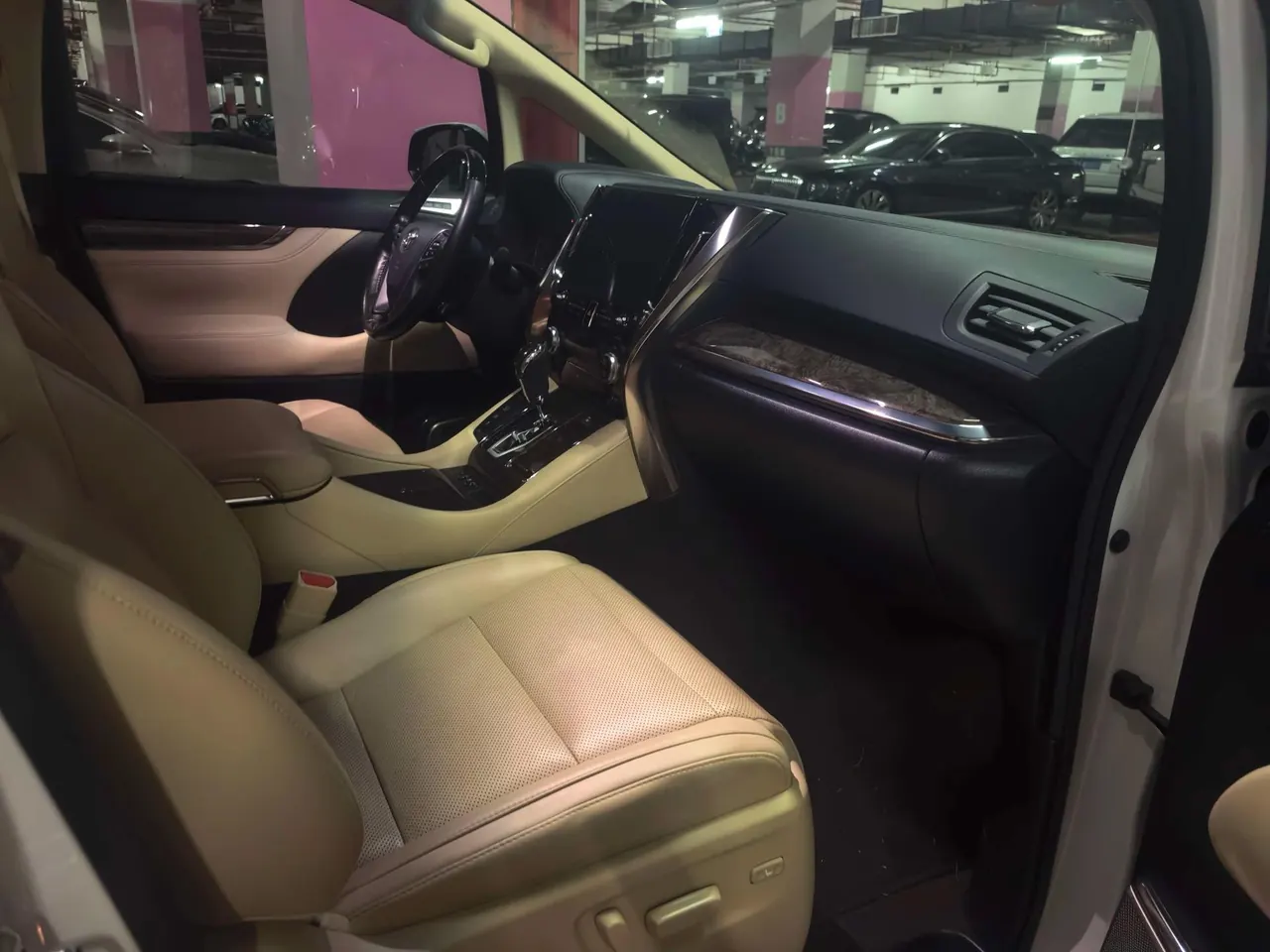 Toyota Wilfa (Imported) 2020 Wilfa 2.5 Stepless HV Distinguished Edition Automatic Gear 6