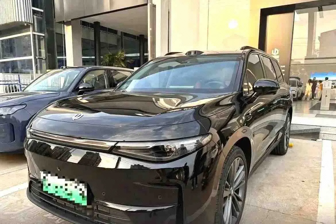 打开图片灯箱:Leapmotor 2026 C 16 280 Laser Radar Zhizun Edition 6-seat Automatic Gear