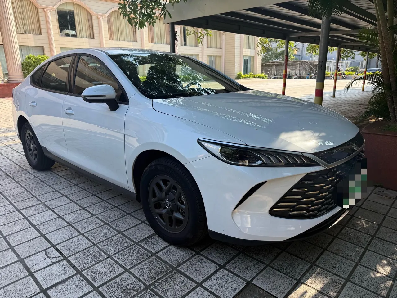 BYD 2026 Qin PLUS DM-i 1.5 CVT 128km Entry-Level Automatic 3