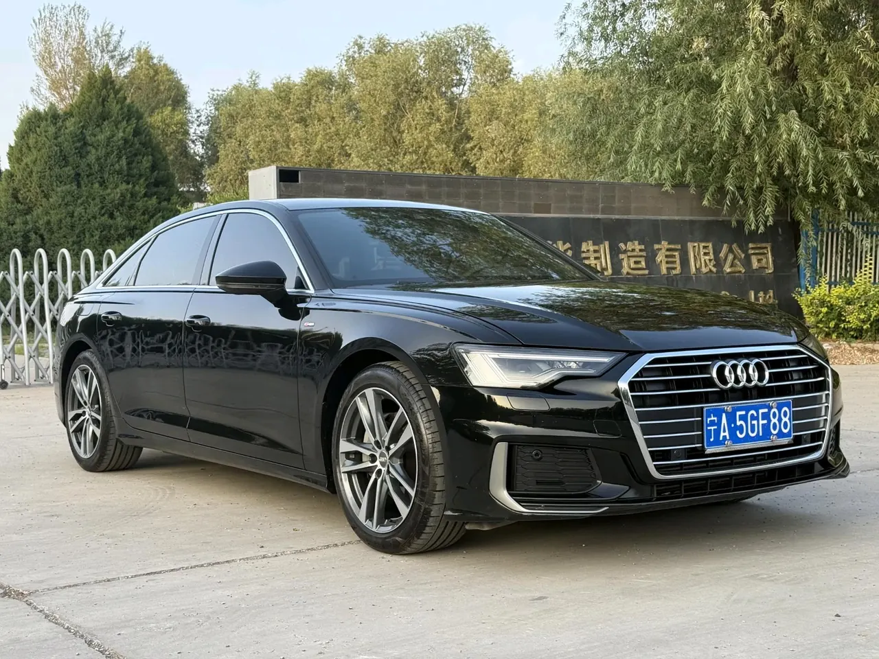 Audi 2020 A6L 2.0TFSI 40TFSI Deluxe Dynamic Automatic 3