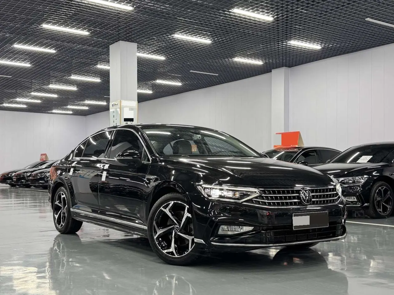 Volkswagen 2023 Magotan 2.0TSI 330TSI 2 million Commemorative Luxury Automatic Gear 3