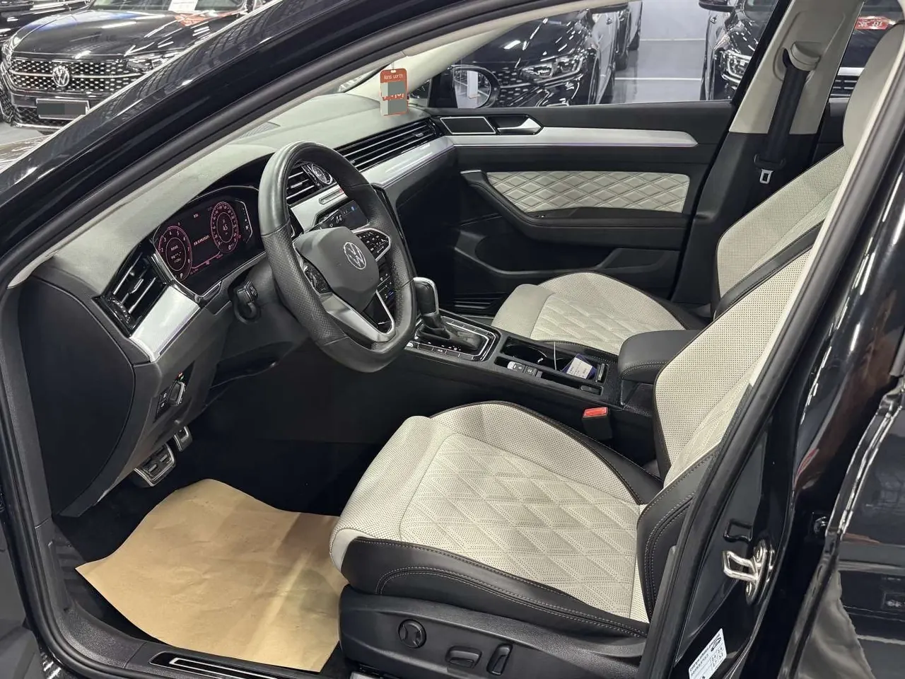 Volkswagen 2023 Magotan 2.0TSI 330TSI 2 million Commemorative Luxury Automatic Gear 7