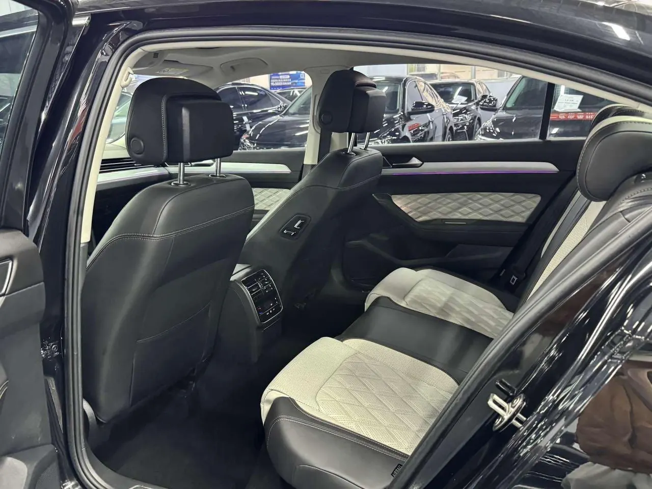Volkswagen 2023 Magotan 2.0TSI 330TSI 2 million Commemorative Luxury Automatic Gear 8