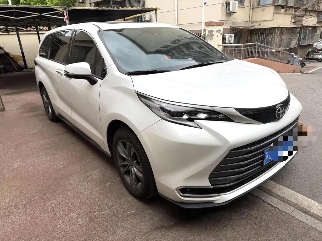 Toyota 2026 Sana 2.5 Stepless Four-wheel Drive Premium Edition Automatic Transmission 3