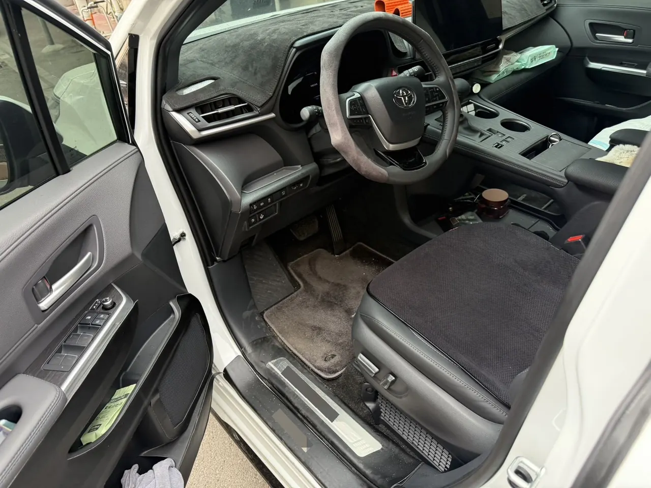 Toyota 2026 Sana 2.5 Stepless Four-wheel Drive Premium Edition Automatic Transmission 6