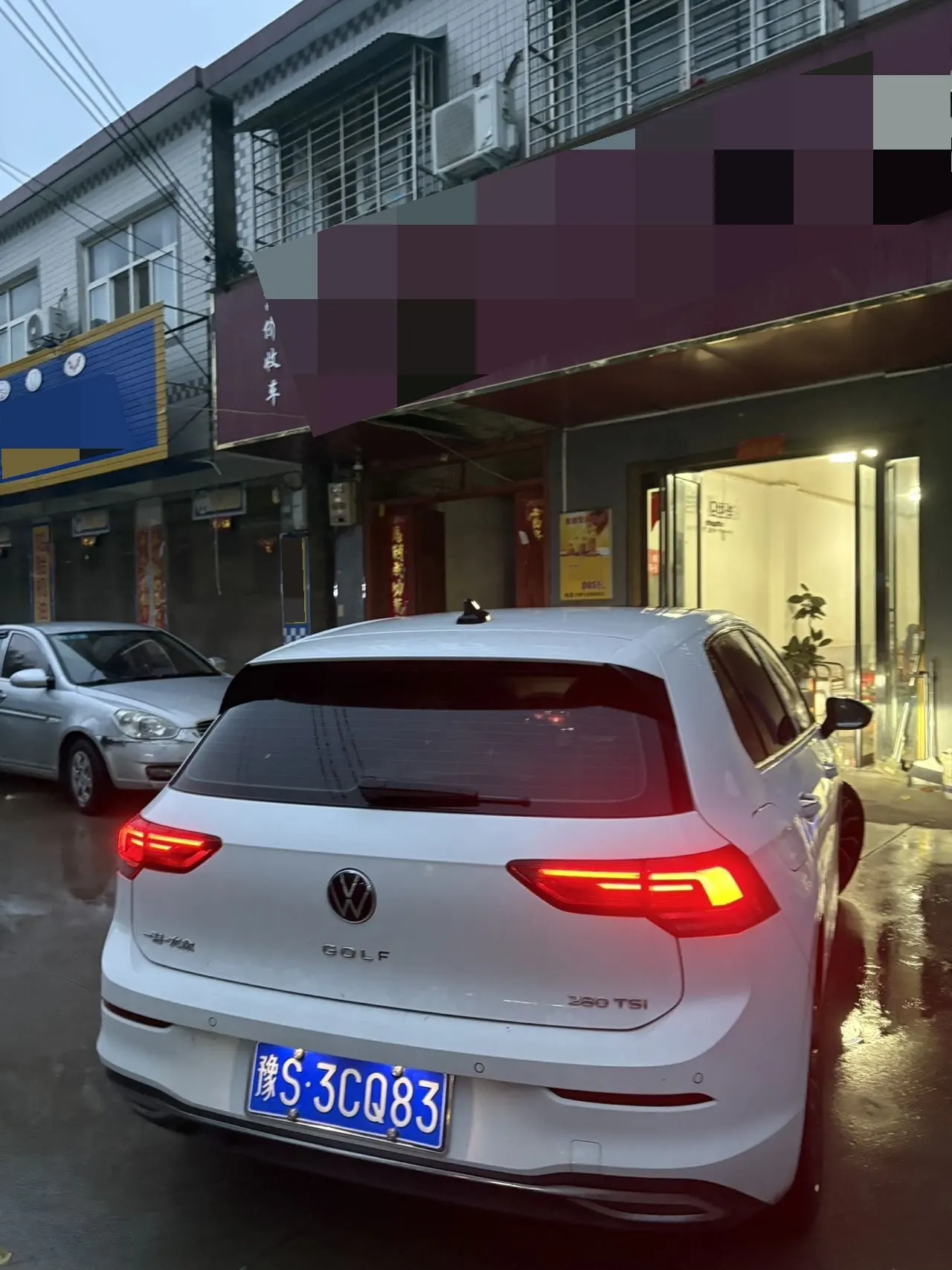 Volkswagen 2023 Golf 8 R-Line 1.4TSI 280TSI Lite Automatic 3