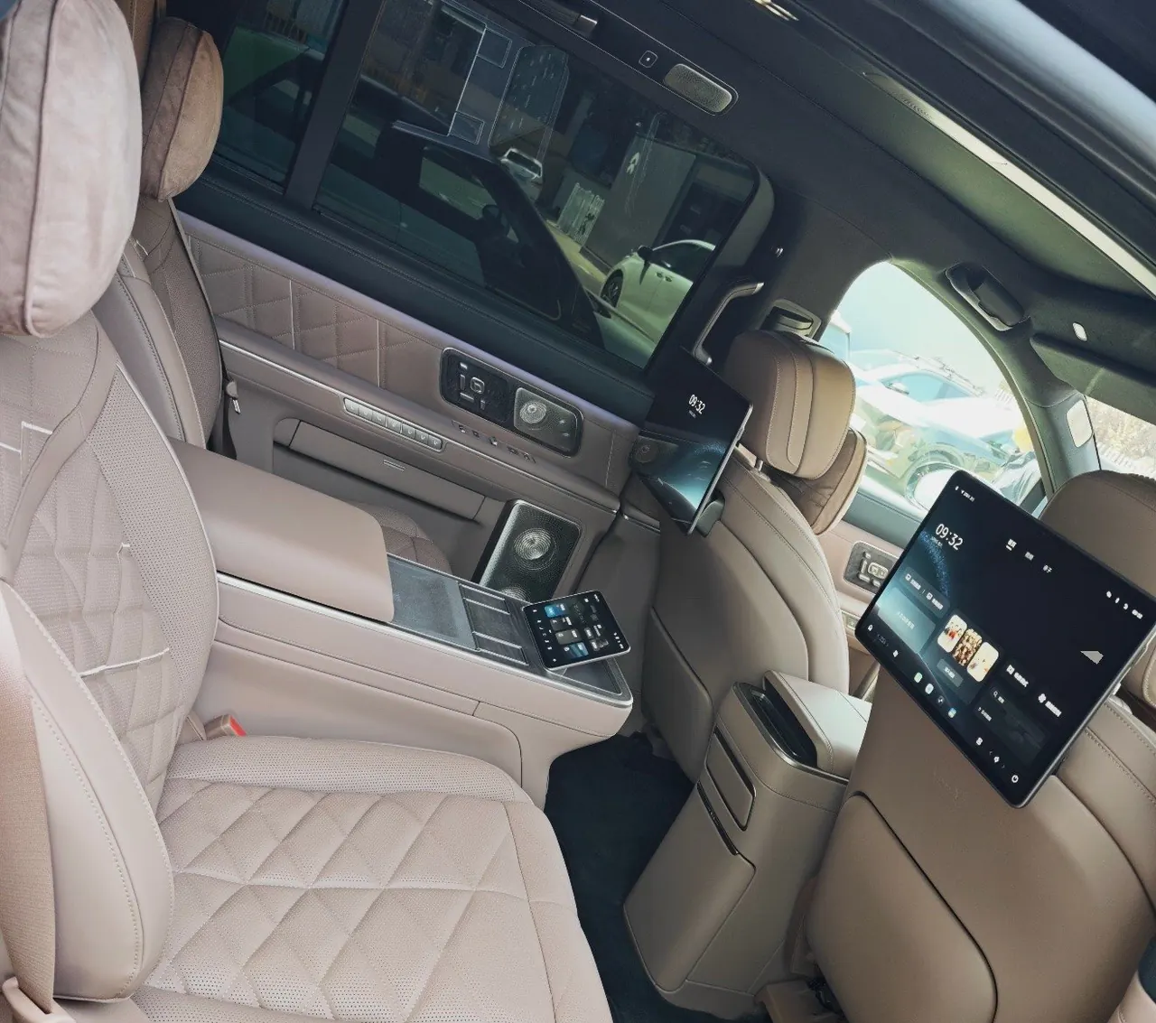 NIO 2026 ES 9 102kWh Executive Island Deluxe Automatic Gear 5