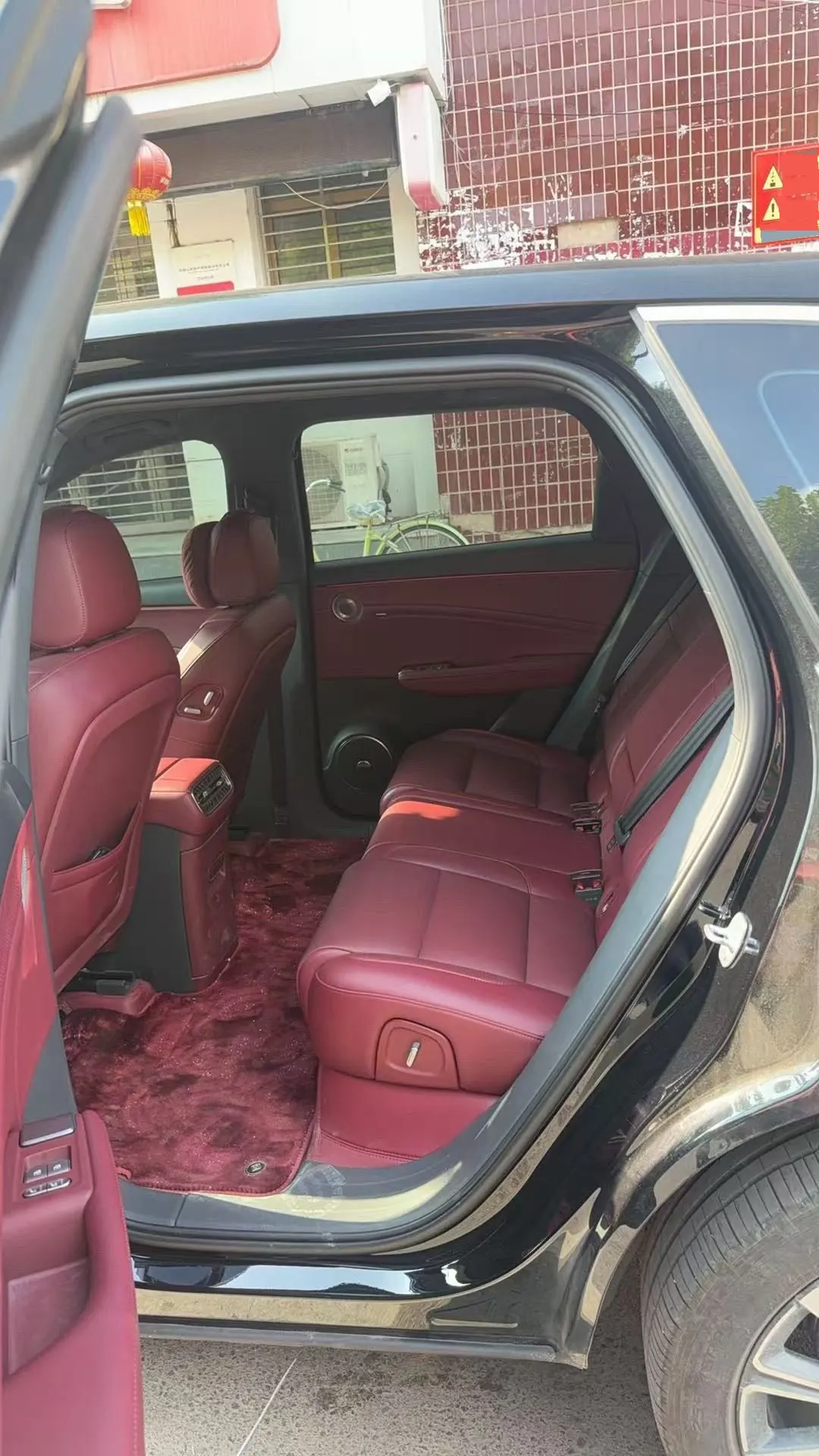 HongQi 2026 HS6 PHEV 1.5T 240 Smart Hybrid Automatic Gear 4