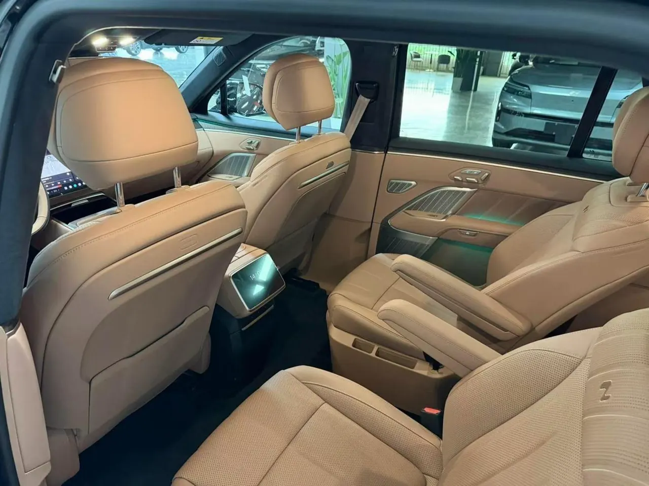 ONVO 2026 L90 Ultra six-seat automatic gear 7